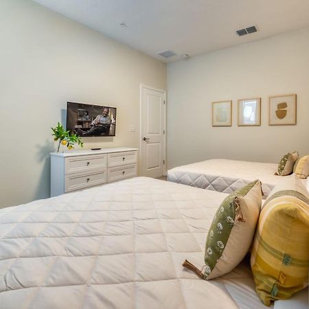 Pleasant Home With Lake View And Themed Bedroom Orlando Exterior photo