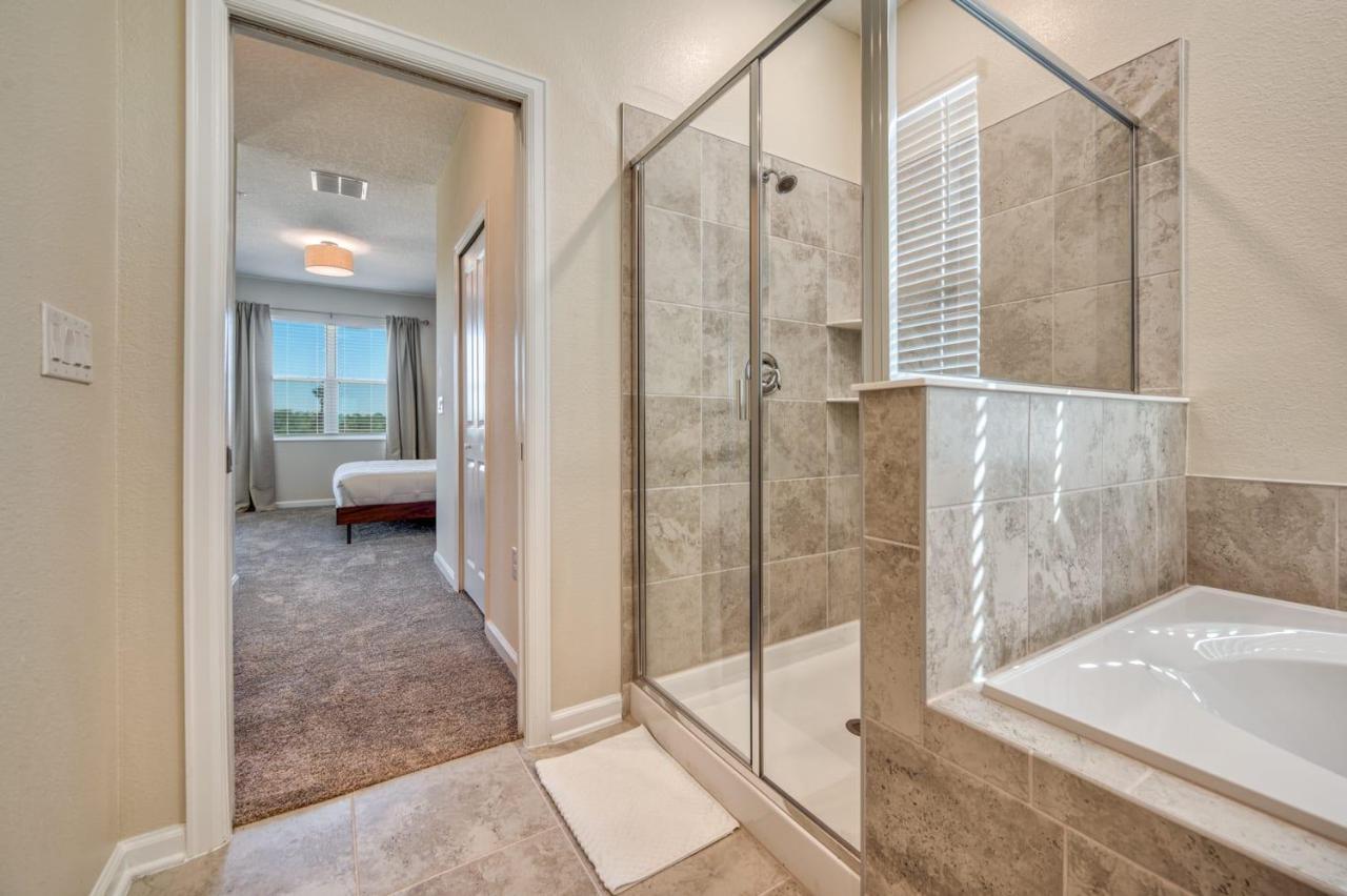 Pleasant Home With Lake View And Themed Bedroom Orlando Exterior photo